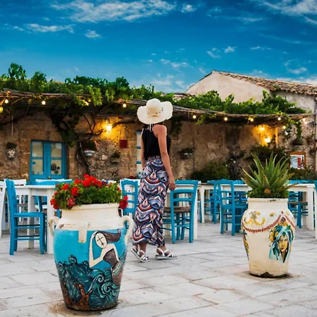 Azure Bay Chic Villa Fontane Bianche